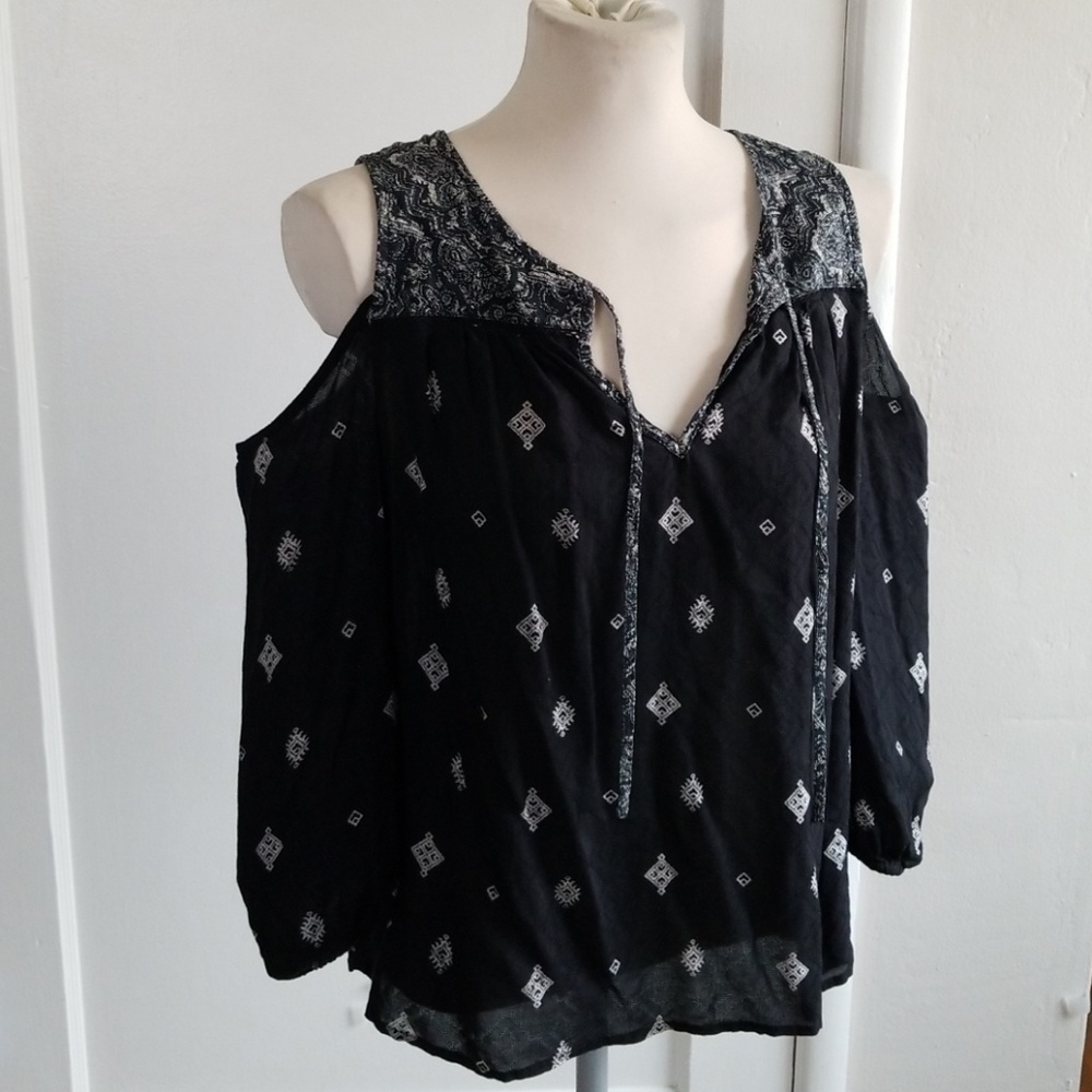 LUCKY BRAND cold shoulder boho top